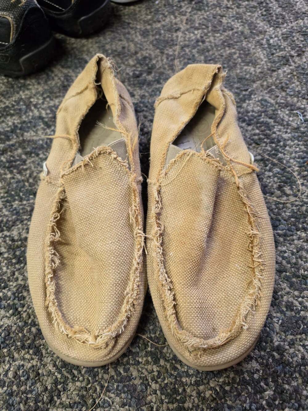 Crocs Santa Cruz Size 10 Slip-On Loafers Tan